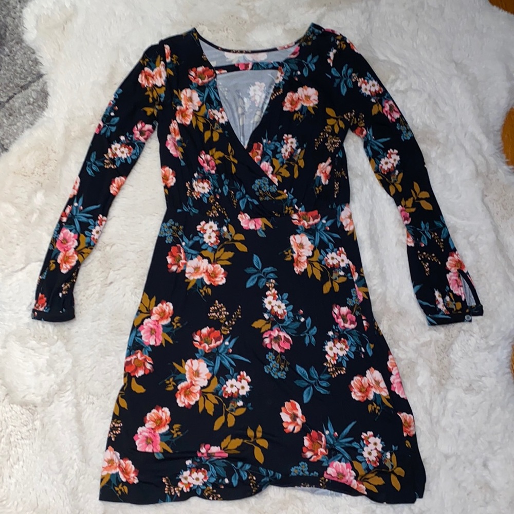 NEVER WORN Floral Dress / Brand: Loft / Size: 2